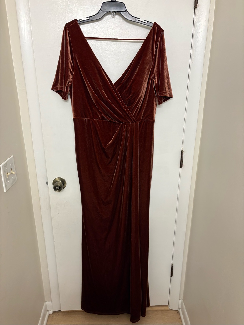 Revelry Giselle Velvet Faux Wrap Maxi Dress Terracotta Vneck Size 16